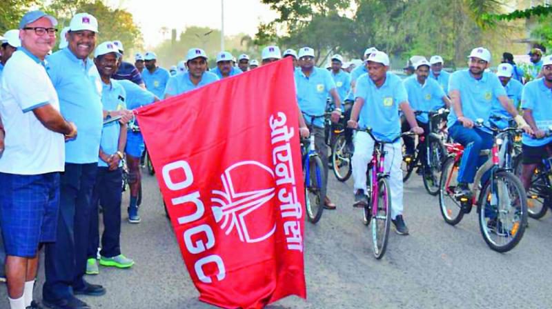 RAJAHMUNDRY ONGC Personnel Took Out A Cycle Rally to Create Awareness On ‘To Save Oil and Gas’ | Rjytimes.com