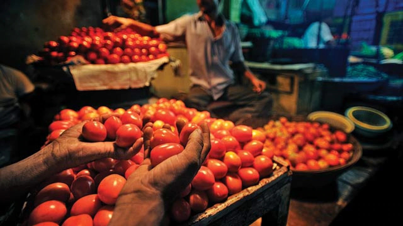 Tomato prices once again soar to Rs 75 per kg